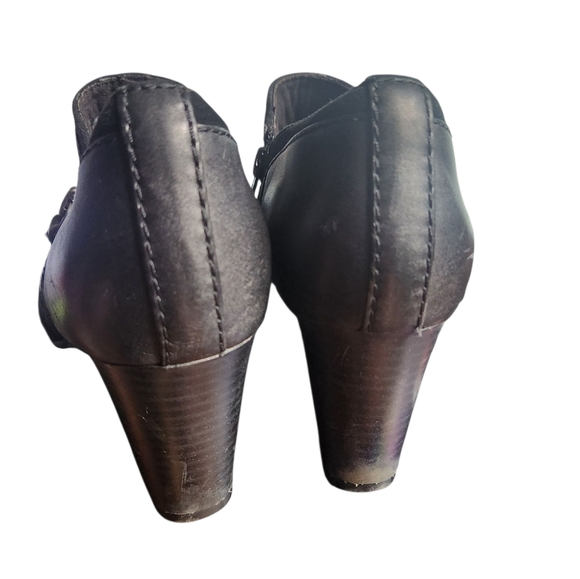 CLARKS Heeled Ankle Boots Zip-Up Black Women's 8M Leather Fall - Picture 5 of 8